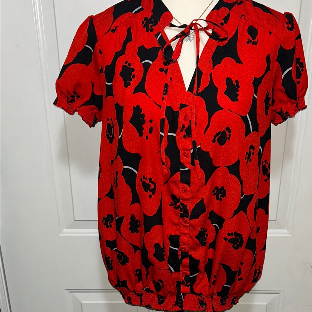🦋New York & Company Red and Black Blouse 5/25$